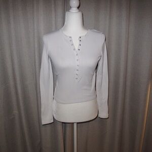 Abercrombie & Fitch Gray Long Sleeve Tee